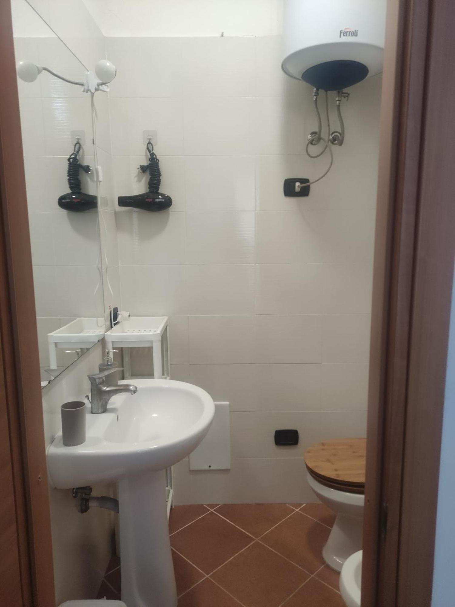נאפולי Vacanzella Casa Vacanza Appartamento In Centro Con Terrazzo מראה חיצוני תמונה
